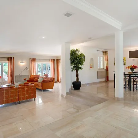 Foz Fancy Fun Villa
